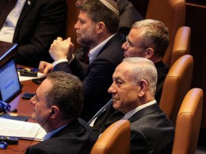 سموتريتش يهاجم زامير وأزمة حكومة نتنياهو تتفاقم