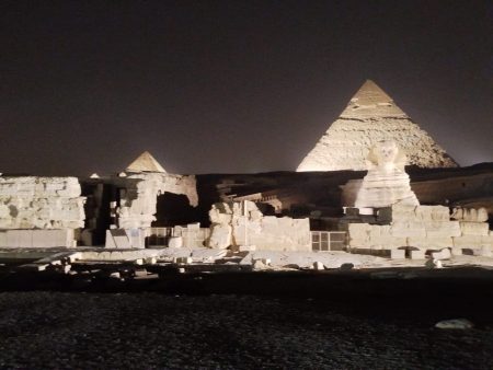 من الأهرامات إلى كعابيش.. تفاصيل هبوط 3 سائحين خطأ بالبراشوت