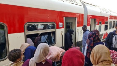السكة الحديد تسيّر الرحلة الثلاثين لنقل الأشقاء السودانيين ضمن مشروع “العودة الطوعية”