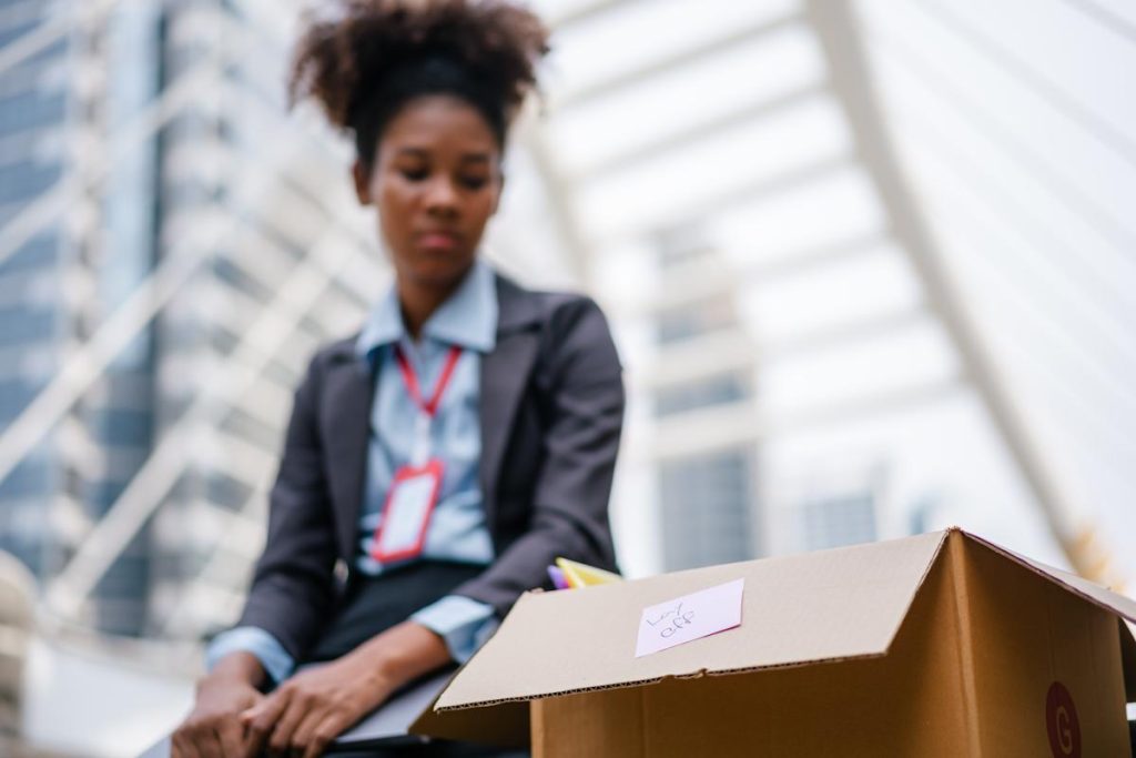 قلق بشأن الأمن الوظيفي؟ اتخذ هذه الخطوات الخمس الآن لحماية أموالك.