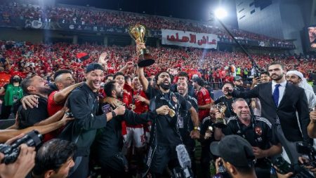 خالد الغندور: الأهلي استحق الفوز بالسوبر.. وزيزو وبن شرقي تألقا في القمة