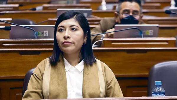 بعد منح اللجوء لرئيسة وزرائها السابقة.. بيرو تقطع علاقاتها مع المكسيك