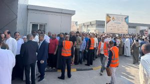 إقبال كثيف من المصريين بالكويت على التصويت بانتخابات مجلس النواب..صور