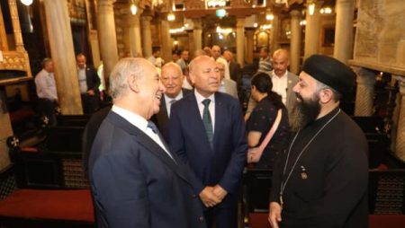 محافظ القاهرة يتفقد كنائس حارة زويلة الأثرية| صور