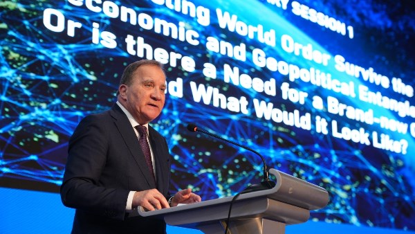 3 مليارات شخص يعيشون في دول تُنفق على فوائد البنوك أكثر من الصحة والتعليم