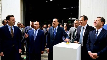 رئيس الوزراء يفتتح التوسعات الجديدة لمصنع شنايدر إلكتريك بمدينة بدر