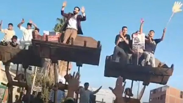 مسيرة باللوادر لمرشح في انتخابات مجلس النواب مع أنصاره بالمنوفية| صور