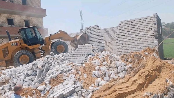 إزالة 17 حالة تعد على الزراعات وبناء مخالف وتغيرات مكانية بالغربية إزالة 17 حالة تعد على الزراعات وبناء مخالف وتغيرات مكانية بالغربية