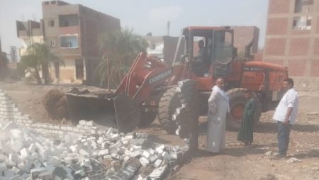 محافظ أسيوط: إزالة 33 تعديا واسترداد 1885مترا و88 فدانا أراضٍ زراعية