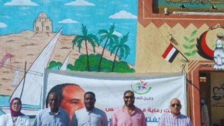 إجراء الكشف الطبي على 1141 مواطنا من أهالي قرية غرب أسوان