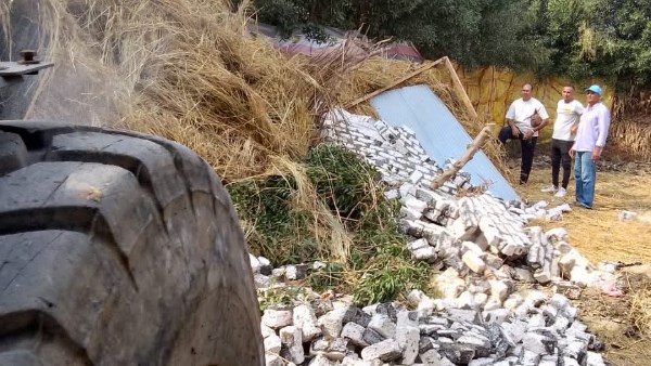 إزالة 16 حالة تعد بالبناء على مساحة 12 قيراطاً بالشرقية .. صور