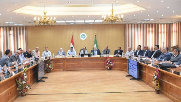 محافظ الشرقية يترأس اجتماع مجلس إدارة المناطق الصناعية واللجنة العليا للاستثمار