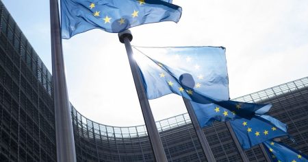 الاتحاد الأوروبي يجهز خطة لتنفيذ المرحلة الثانية من اتفاق التجارة مع واشنطن