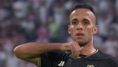 رغم استبعاده من القائمة .. ناصر منسي يدعم لاعبي الزمالك بهذه الكلمات