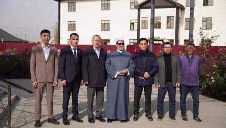 رئيس جامعة «نور مبارك» بكازاخستان يفتتح المدرسة الإعدادية الجديدة للبنات بمنطقة شيمبولاق