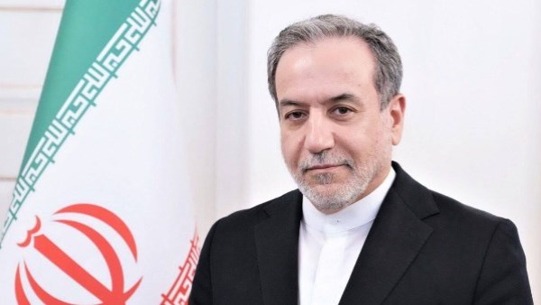 عباس عراقجي: الإفراج عن فرنسيين مدانين في إيران وفقًا لمبدأ التسامح في الإسلام