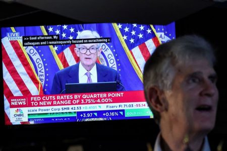 البنوك المركزية العالمية تتجه نحو الحذر بشأن خفض أسعار الفائدة