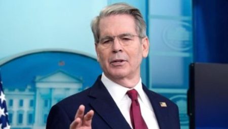 وزير الخزانة الأمريكي: توزيعة ترامب لأرباح الرسوم الجمركية قد تأتي عبر تخفيضات ضريبية