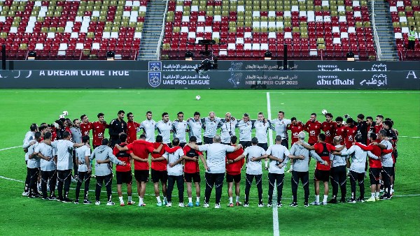 عمرو الحديدي يُوجّه نصيحة لـ «توروب» بشأن تشكيلة الأهلي قبل لقاء قمة السوبر المصري