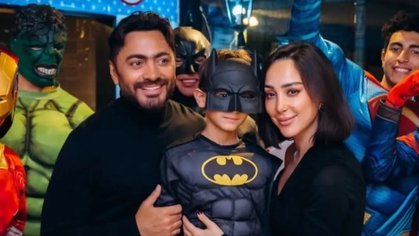تامر حسني يحتفل بعيد ميلاد نجله آدم بحضور بسمة بوسيل وابنتيه