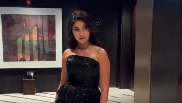 روبي تلفت الأنظار بإطلالة جريئة بالأسود