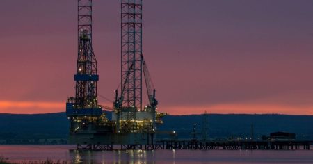 “HSBC” يتوقع تراجعاً كبيراً لحصة صفقات تمويل النفط والغاز في محفظته