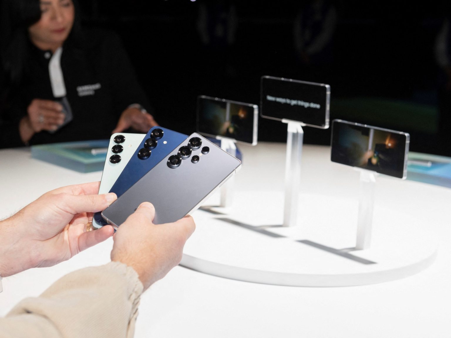 سعر غالاكسي “إس 26 ألترا” قد يرتفع كثيرا عن الأجيال السابقة | تكنولوجيا