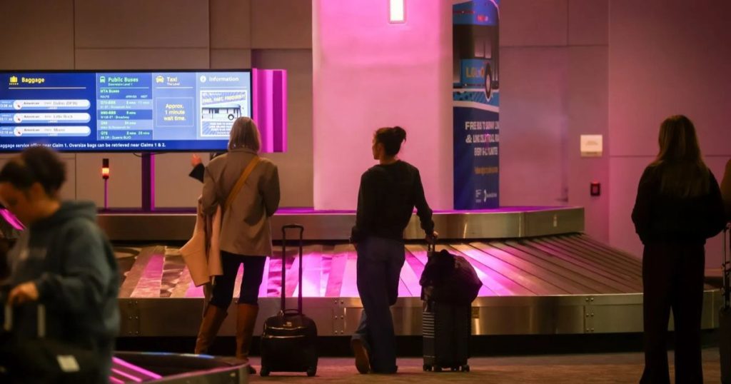 الإغلاق الحكومي المستمر يهدد بتقليص 20% من الرحلات الجوية بأميركا