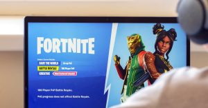 ناشطون يستخدمون لعبة (Fortnite) لمواجهة وكالة إنفاذ قوانين الهجرة والجمارك الأمريكية.