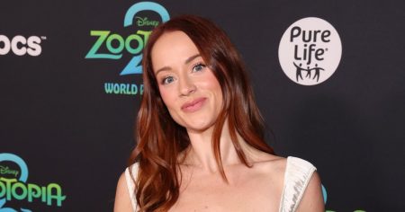 ويتني ليفيت تبكي بسبب إقصائها من (رقص مع النجوم)، وتصف الخروج كـ”انفصال”.