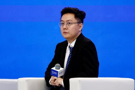 في أول ظهور رسمي له.. مبتكر “ديب سيك” يخشى الذكاء الاصطناعي | تكنولوجيا