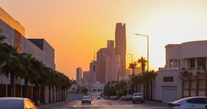 “بنك الرياض” يؤمن 1.5 مليار دولار وسط طفرة اقتراض خليجية قياسية من آسيا