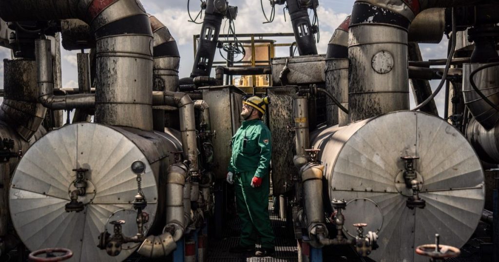 ترمب يمنح المجر إعفاء من عقوبات النفط الروسي في انتصار لأوربان