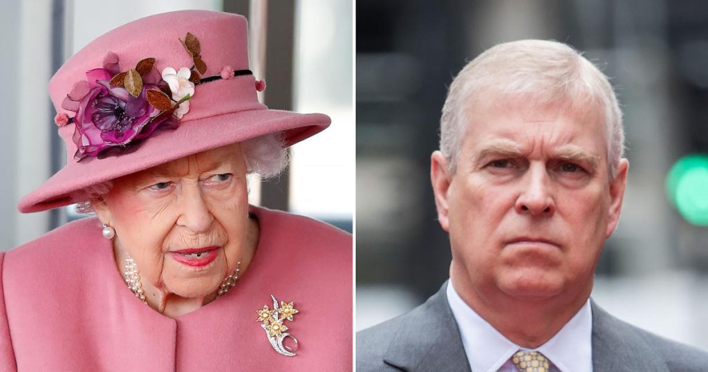 كانت الملكة إليزابيث الثانية “محطمة القلب” بسبب موقف أندرو، حسب ادعاءات الخبراء