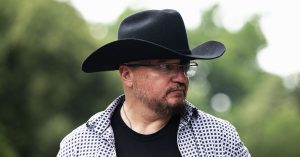 ستيوارت رودس يعيد إطلاق منظمة حفظة القسم والمنتقدون يشككون في جدوى عودتها