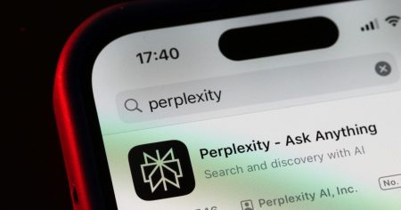 “أمازون” تقاضي “بيربلكسيتي” بسبب استخدام الذكاء الاصطناعي في الشراء