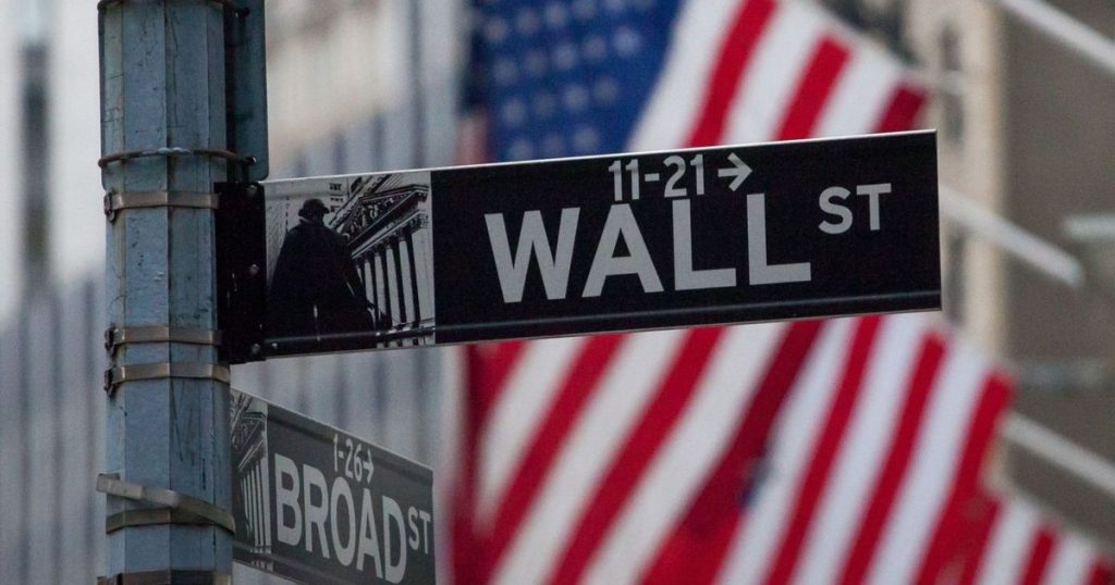مؤشرات وول ستريت تعود للانخفاض وسط خسائر واسعة في أسهم التكنولوجيا