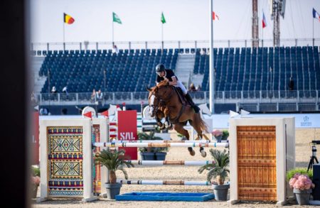 16 فارسًا وفارسة يمثلون المملكة في نهائي الاتحاد الدولي لقفز الحواجز