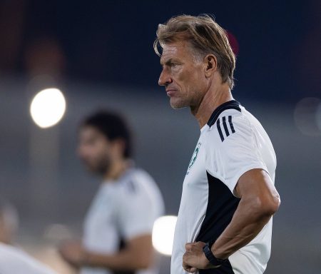 رينارد يضم ثنائي الأخضر إلى معسكر جدة ويستبعد الحربي وتمبكتي