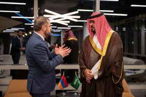 وزير الاقتصاد والتخطيط يبحث تعزيز التعاون مع نظيره الأرميني
