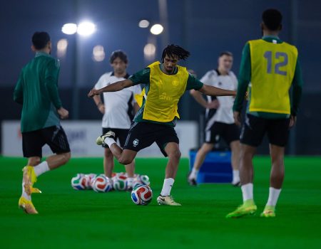 المنتخب الوطني يواصل استعداده لمواجهة ساحل العاج في جدة
