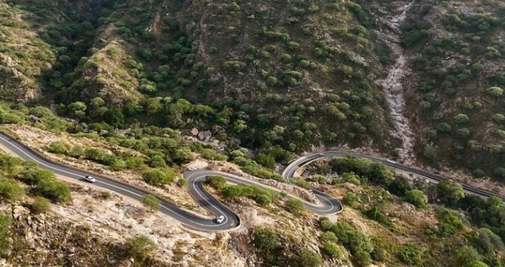 جبال سلا بالعارضة.. لوحة فنية طبيعية رسمتها قطرات المطر