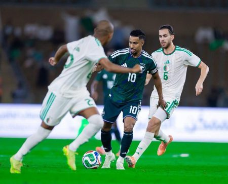 المنتخب السعودي يخسر ودية الجزائر بهدفين دون رد