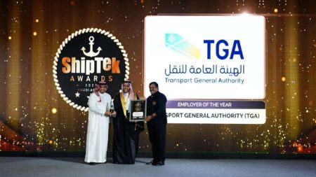هيئة النقل” تحقق جائزتين في القطاع البحري خلال مؤتمر “ShipTek