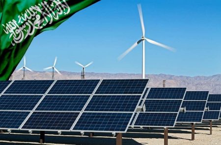 كاتب اقتصادي: المملكة أصبحت مركزًا عالميًا للطاقة التقليدية والمتجددة