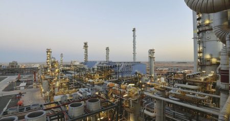 “القابضة للبتروكيماويات” المصرية ترفع استثماراتها 14% العام المالي الحالي
