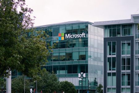 يتحول مورجان ستانلي إلى المزيد من التفاؤل بشأن Microsoft (MSFT) بعد فوز الأرباح