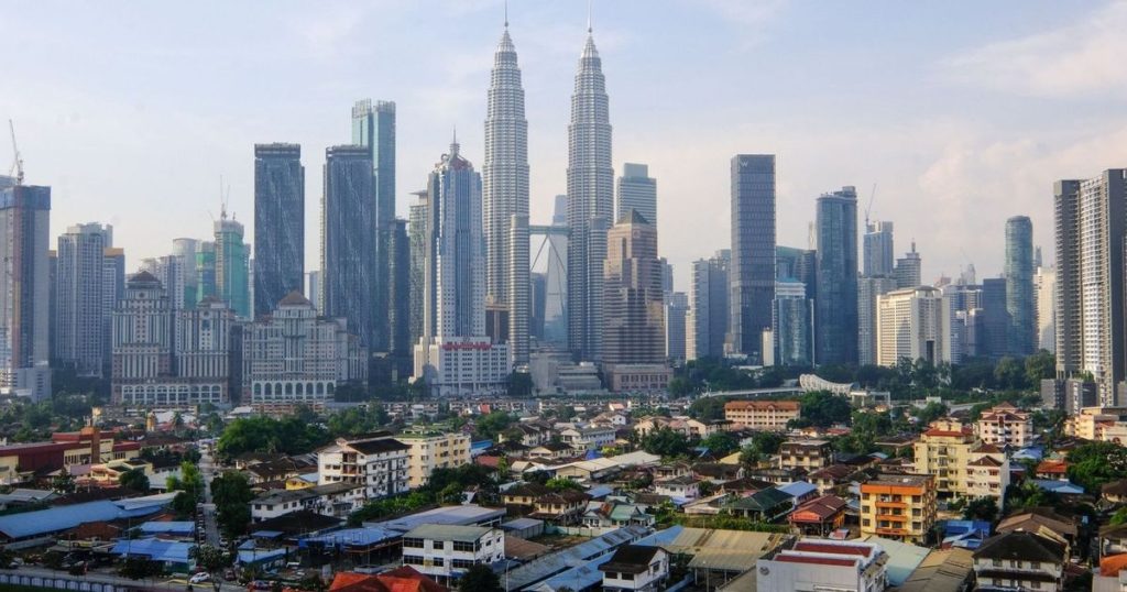 مركز طاقة مرتبط بملك ماليزيا يستهدف جذب استثمارات بقيمة 35 مليار دولار