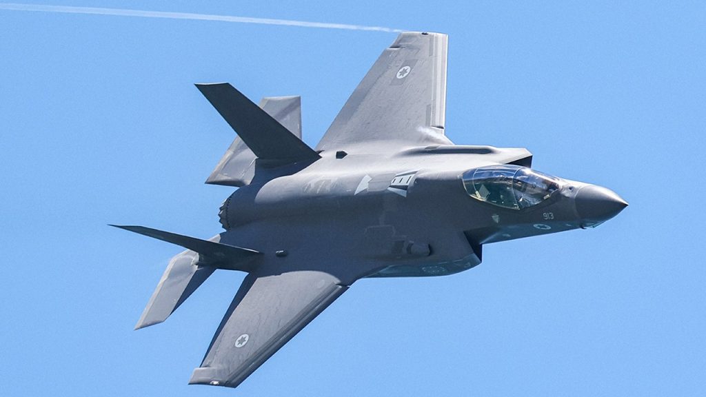 تلوح مخاوف صينية بشأن مبيعات مقاتلات إف-35 (F-35) محتملة للسعودية.