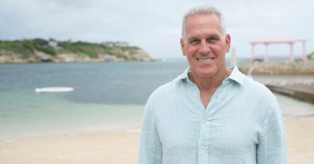 يعترف Golden Bachelor Mel Owens بأنه “متردد” بين النهائي الثاني خلال Fantasy Suite: Recap